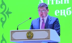 Абай облысының үздік ауыл еңбеккерлеріне жаңа автокөліктер берілді