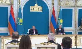 Глава государства провел переговоры с Премьер-министром Армении