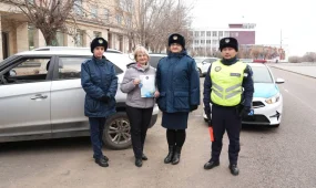 В Караганде женщина-водитель 30 лет не нарушала ПДД и стала примером для других