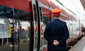 Всех пассажиров поезда эвакуировали из-за пьяного машиниста в Германии