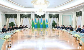Қазақстан мен Түрікменстан президенттері кеңейтілген құрамда келіссөз жүргізді