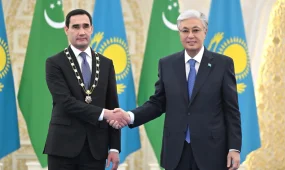 Мемлекет басшысы Түрікменстан Президентін «Алтын Қыран» орденімен марапаттады