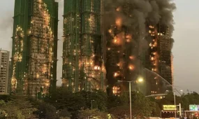 44 человека погибли в страшном пожаре в небоскребе Гонконга