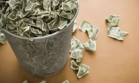 Финансы требуют аккуратности от Раков, Львы делают статусную покупку: гороскоп на 27 ноября