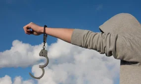 Семейде балағат сөз айтқан стендап-блогер қамауға алынды