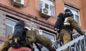 13 человек спасли из горящего дома в Кызылорде