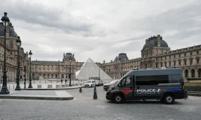 Арестованы все четверо подозреваемых в дерзком ограблении Лувра