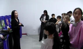 Школьники знакомятся с переработкой в новом эко-хабе Астаны