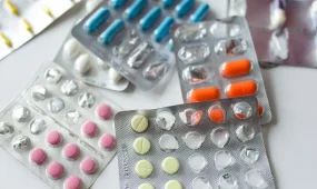 Цены на лекарства в аптеках снизились в среднем на 12% - данные Минздрава