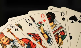 Құмар ойынға 750 теңге тікпек болған шенеунік жұмыстан шығарылды