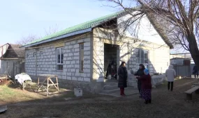 Партия «AMANAT» помогла семье восстановить жильё после пожара в Алматы