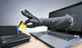 SMS от службы доставки, ОСИ и банков: Генпрокуратура предупреждает о новой схеме мошенников