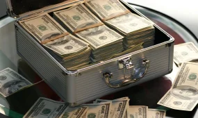 Курсы валют на 8 декабря: сколько дают в обменниках крупных городов