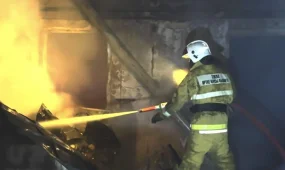 Астанада үш қабатты ғимарат өртенді