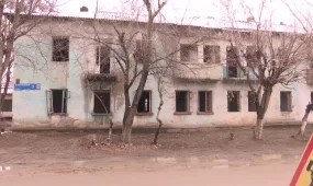 Шымкентте апатты үйдің тұрғындары жаңа баспананың кілтін алды