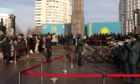 Алматыда «Тәуелсіздік» монументіне гүл шоқтары қойылды