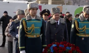 Церемония возложения цветов в честь Дня Независимости прошла в Алматы