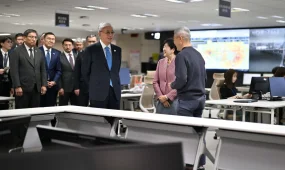 Президент Токионың Төтенше жағдайлар жөніндегі ахуалдық орталығын аралап көрді