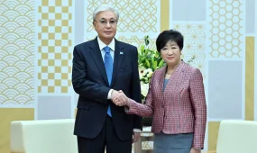 Мемлекет басшысы Токио губернаторы Юрико Коикэмен кездесу өткізді