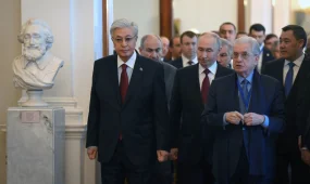 Токаев и лидеры СНГ осмотрели экспозиции Эрмитажа