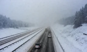 Погодные условия осложняют движение на республиканских автодорогах