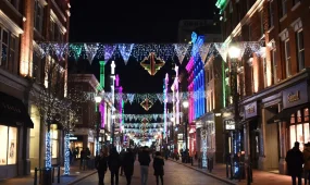 Без огней и праздника: жители Западного Казахстана недовольны новогодним оформлением городов