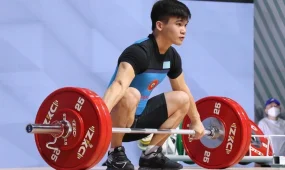 Казахстанские штангисты завоевали четыре золотые медали на турнире в Кыргызстане