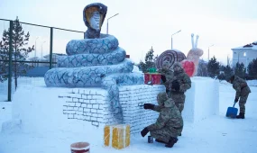 Елордалық ұландықтар өз күштерімен мұз қалашық жасады