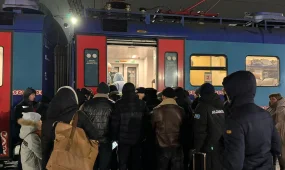 Дополнительные поезда запустили из-за закрытия трасс