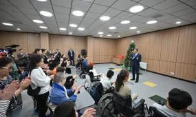 Мәулен Әшімбаев параспортшылармен кездесті