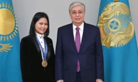 Президент поздравил Бибисару Асаубаеву с победой на чемпионате мира по блицу