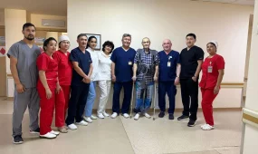 АЛМАТЫДА ЖАСАНДЫ ЖҮРЕКПЕН ӨМІР СҮРІП ЖҮРГЕН НАУҚАСҚА ТІЗЕ БУЫНЫ СӘТТІ АУЫСТЫРЫЛДЫ