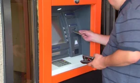 «Несиені садақа бергендей төлесеңіз, сауапқа кенелесіз»: коуч қазақстандықтарға ақыл айтты