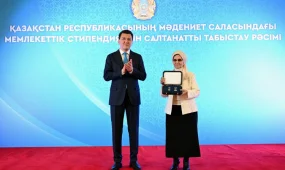 «Халық қаһарманы» Бауыржан Момышұлының туыстарына Алтын жұлдыз бен «Отан» ордені табысталды