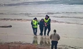 Ақтауда полицейлер суға батып бара жатқан жасөспірімді құтқарды