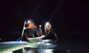 Рыбаков унесло на льдине на Балхаше