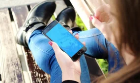 «Ты умер?»: в Китае набирает популярность приложение для одиноких молодых людей