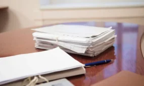 Алматыда бір бөлмелі пәтеріне 109 адамды тіркеген азаматқа қылмыстық іс қозғалды