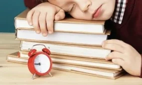 Школьников и студентов Астаны из-за морозов перевели на онлайн-обучение