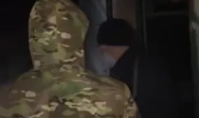 Автобус с иностранцами сломался на трассе в Актюбинской области