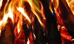 Астанада 14 қабатты тұрғын үйден өрт шығып, 8 адам эвакуацияланды