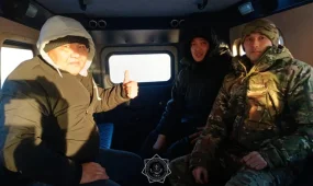 ТЖМ қызметкерлері жолдағы күрделі жағдайға тап болған екі ер адамды құтқарды