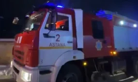 В подъезде пятиэтажки загорелся короб с холодной водой в Уральске