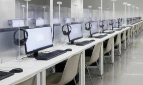 Смартфоны, шпаргалки и удаление с теста: итоги первой недели ЕНТ-2026