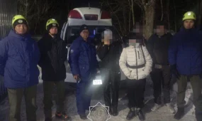 Спасатели эвакуировали туристов с Кокжайлау в Алматы