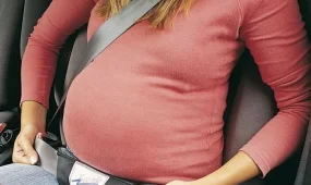 Полицейские Жетысу 40 километров сопровождали с сиренами беременную иностранку