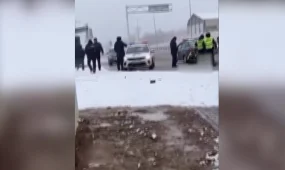 Шымкентте тапа-тал түсте әйелді көшеде пышақтап кетті