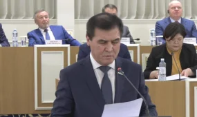 Сенатор предлагает уточнить принципы мирной внешней политики в Конституции Казахстана