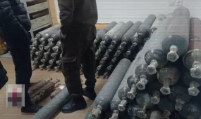 416 баллонов с веселящим газом выявили сотрудники МВД в Шымкенте