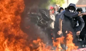 Директора школа облили бензином: школьные беспорядки во Франции набирают обороты